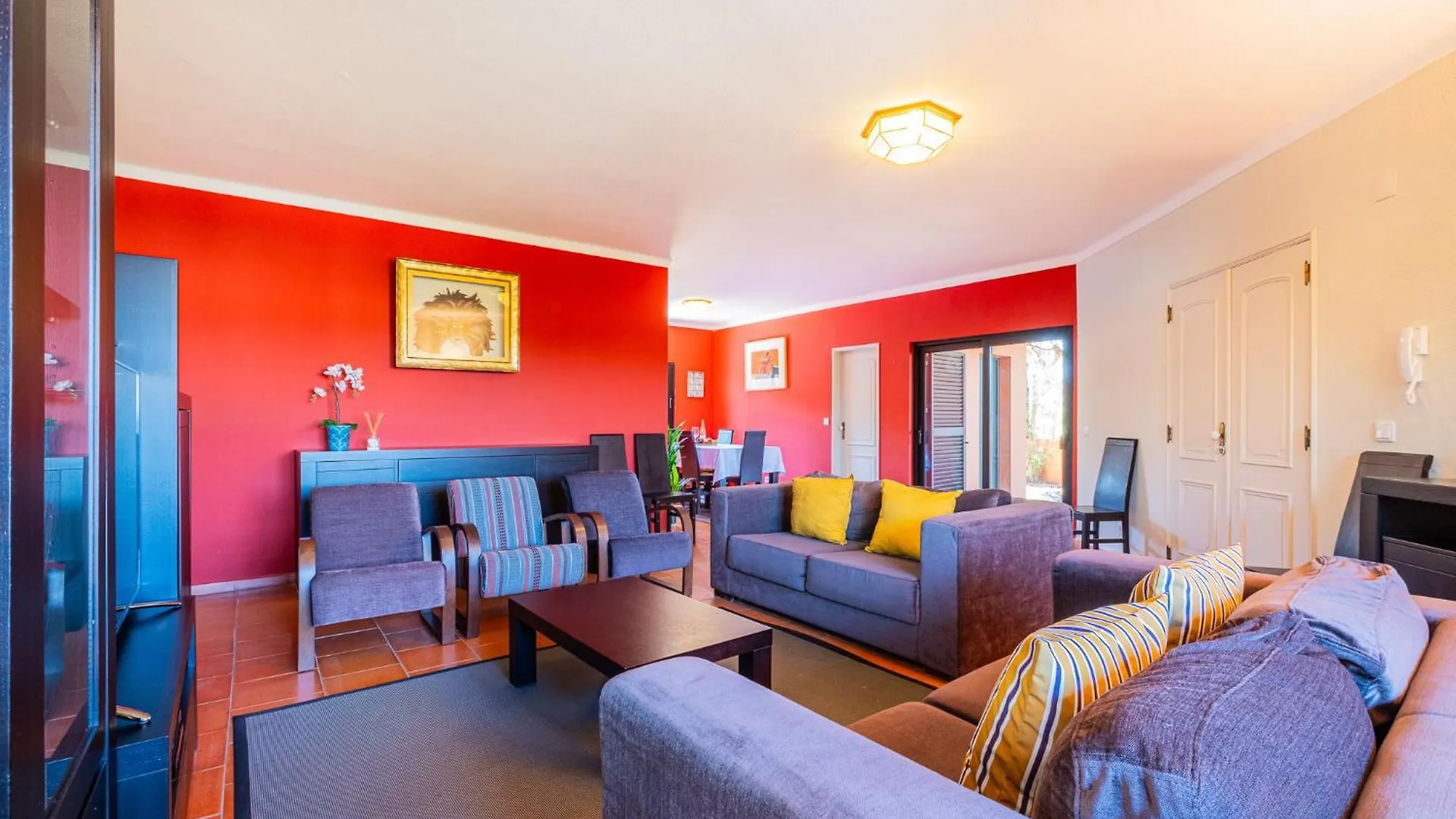 Villa Laranja Guia  Holiday home