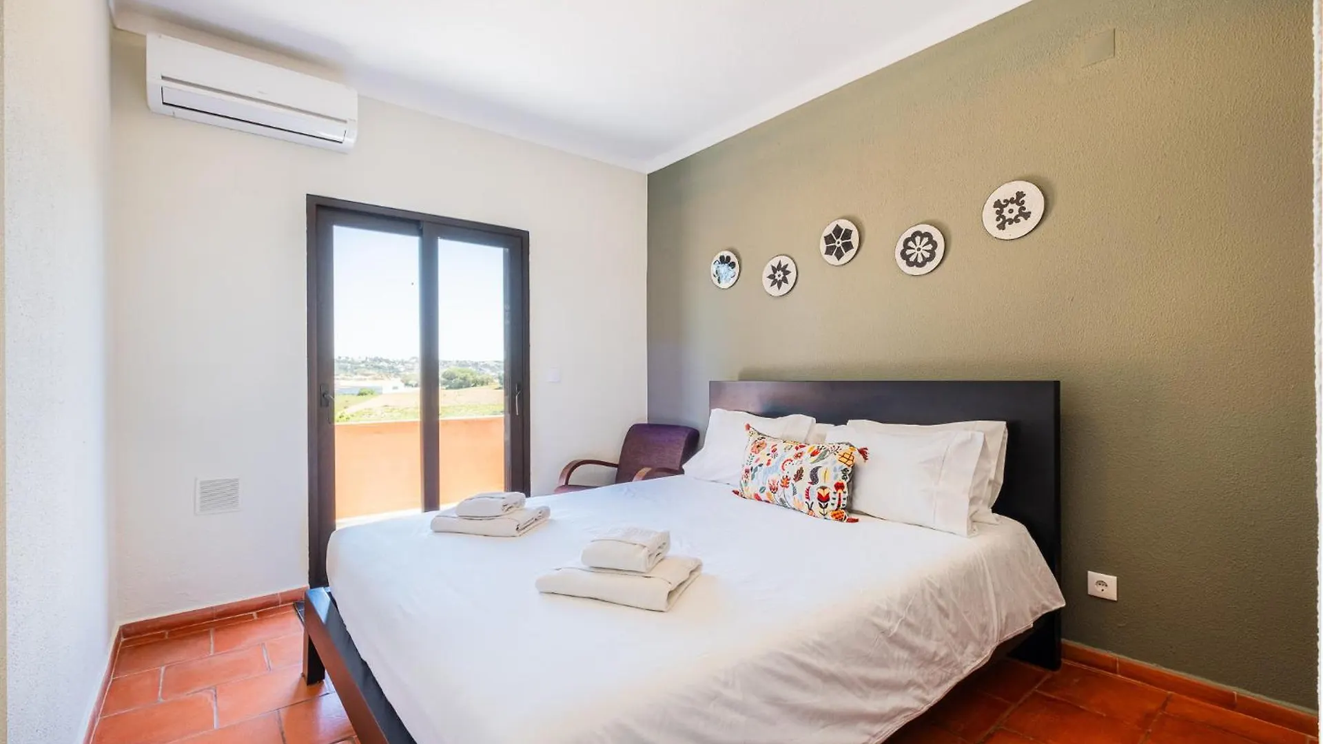 Villa Laranja Guia  Holiday home