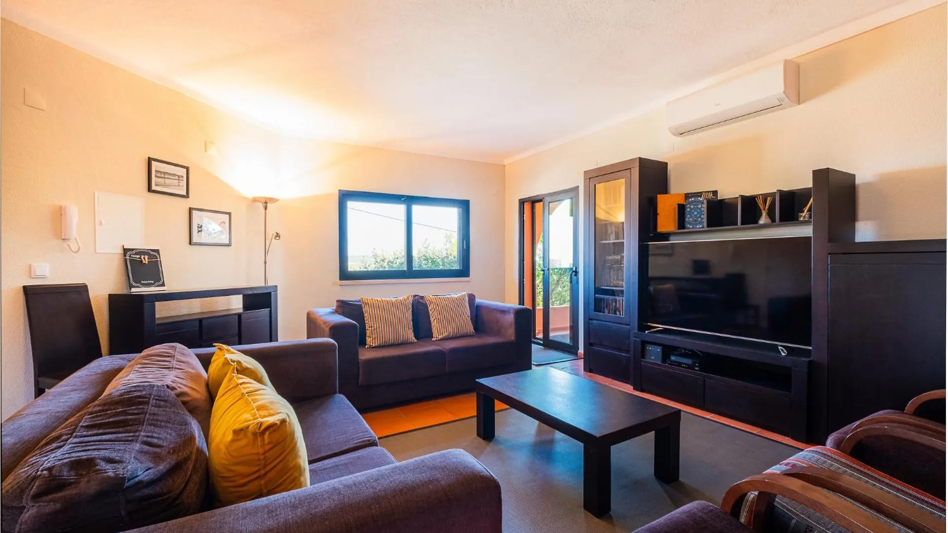 Villa Laranja Guia  Holiday home
